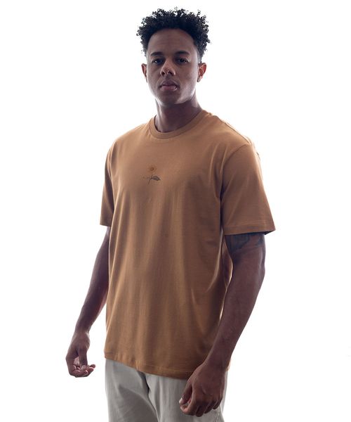 Camiseta Comfort Flores Texturizadas